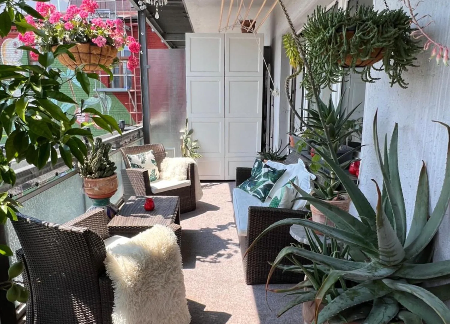 Big, Central And Charming Apartment On Schaafenstrasse Cologne