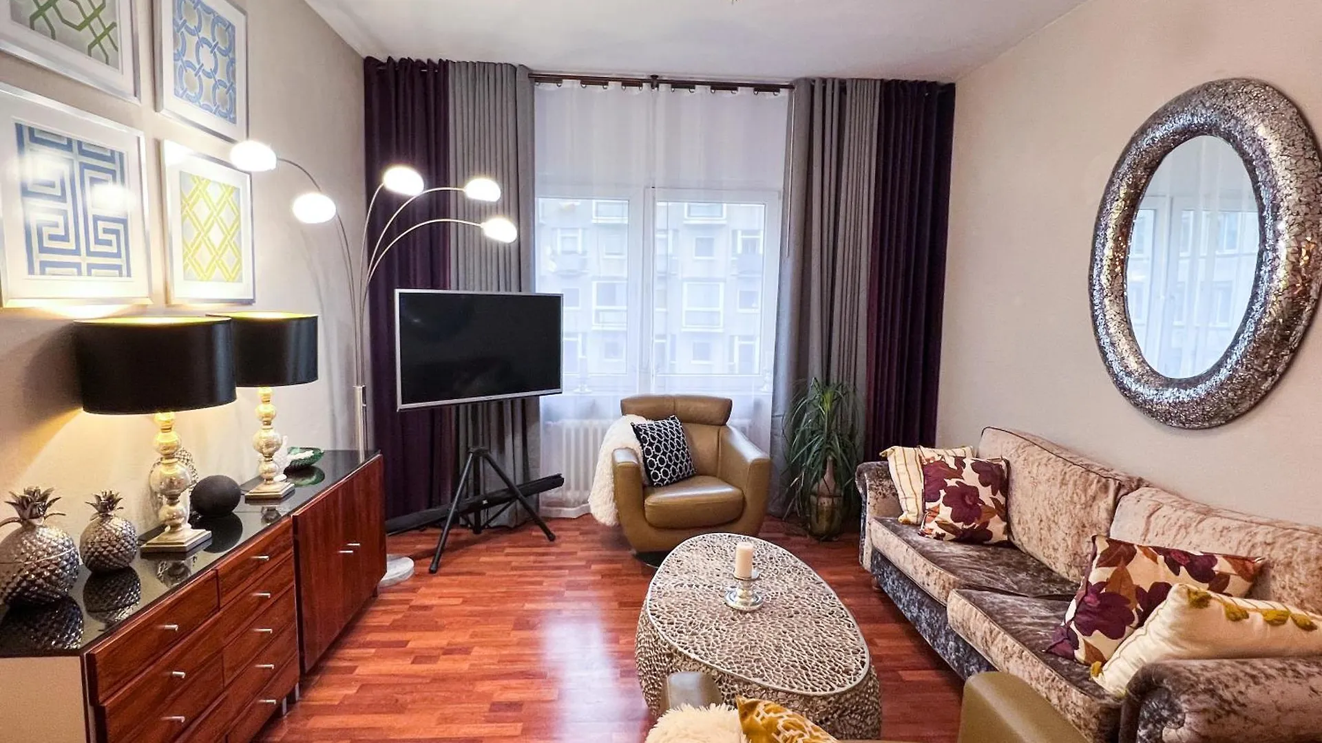 Big, Central And Charming Apartment On Schaafenstrasse Cologne