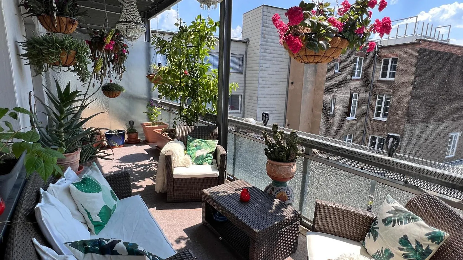 Big, Central And Charming Apartment On Schaafenstrasse Cologne 0*,